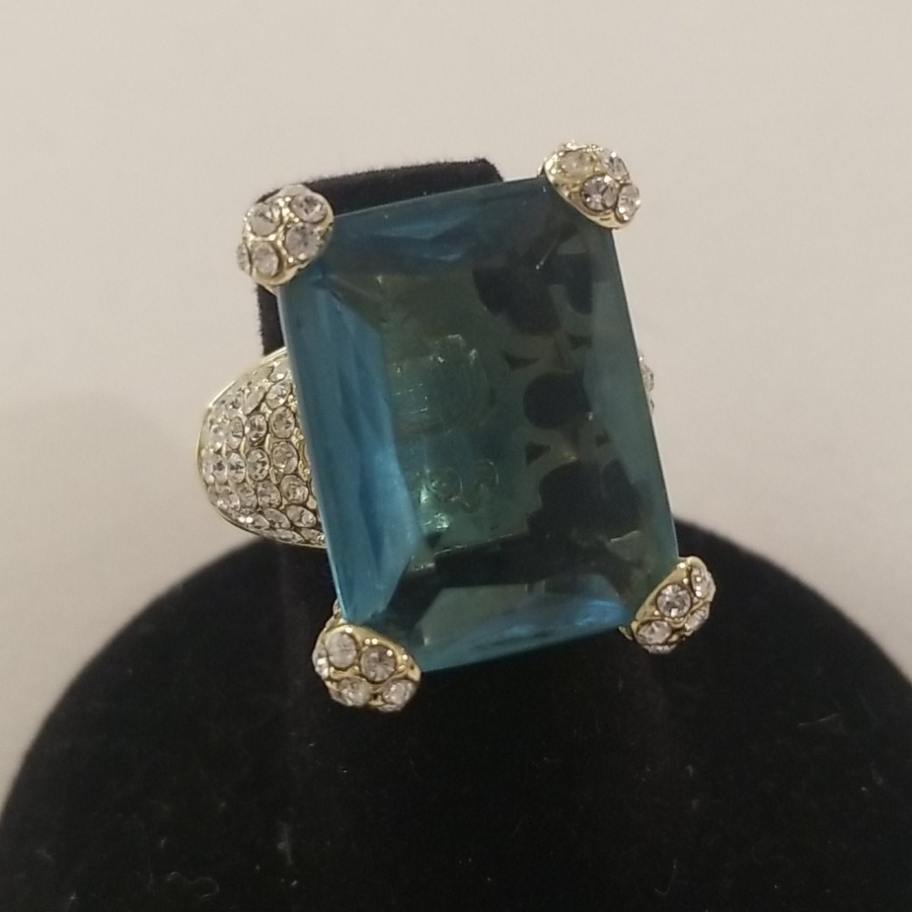 Cocktail Ring - Picture 3 of 8